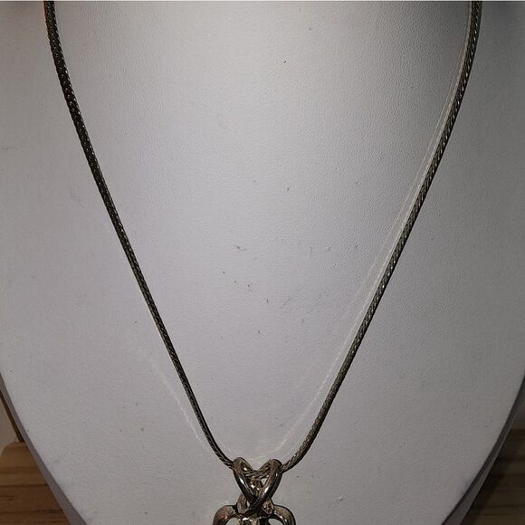 Silver and Purple Pendant Necklace 16" - Picture 3 of 8